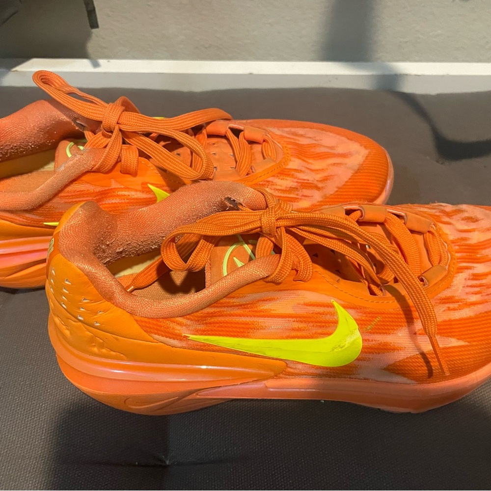 Excellent condition Nike Sabrina Sneakera women’s size 9